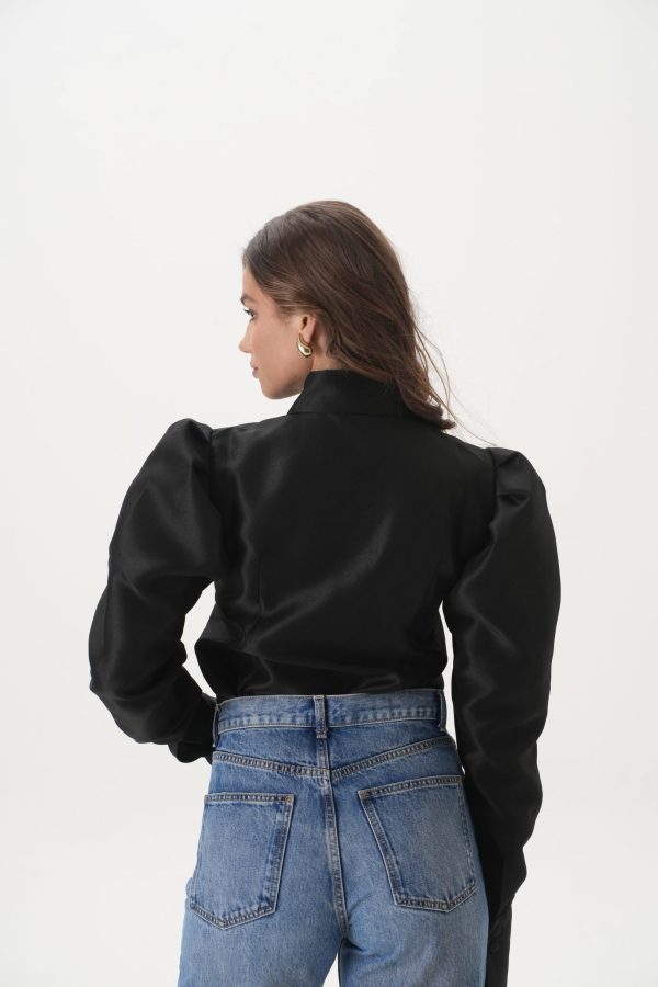 MUST HAVE SHIRT BLACK