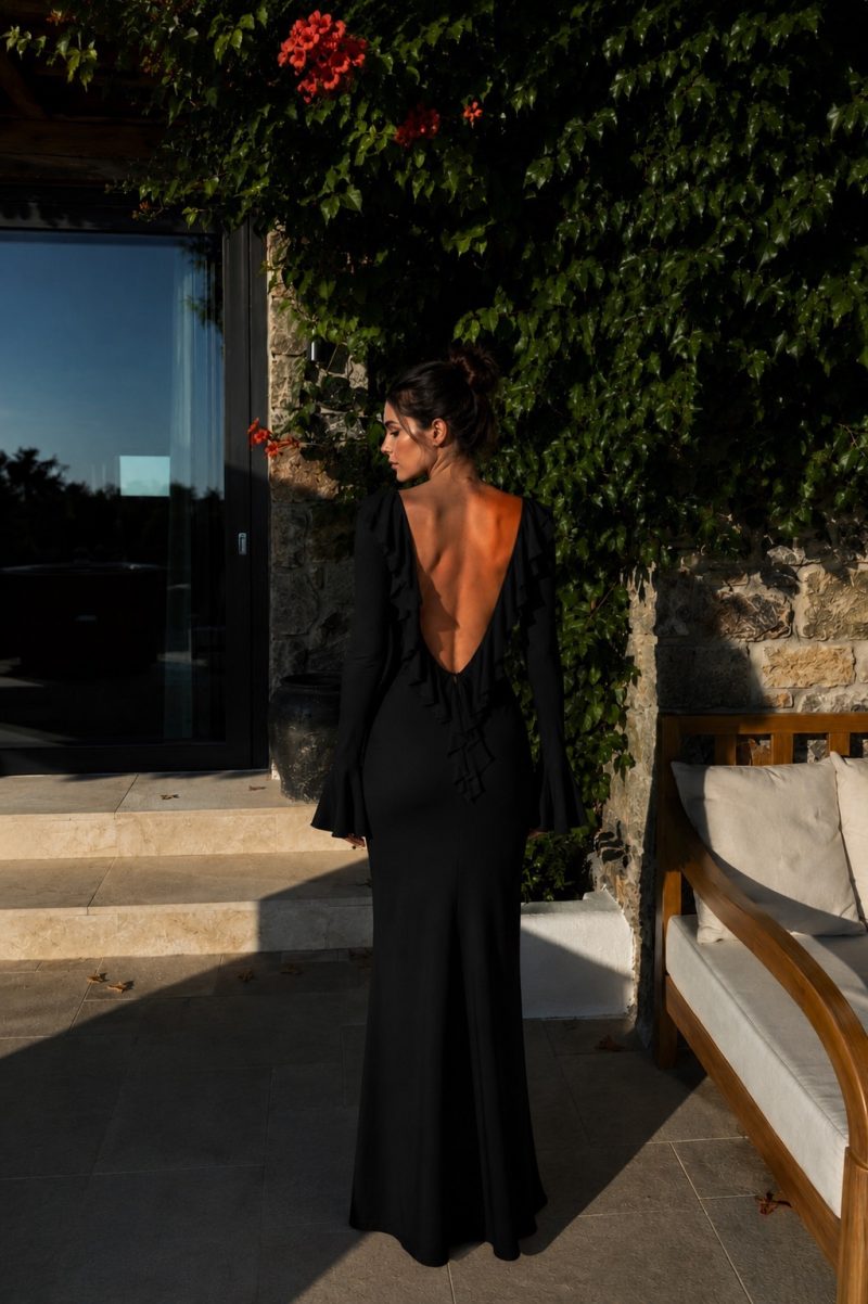 0c935e7b-74e9-458c-bc20-aef5af5ce84f BELLA BLACK