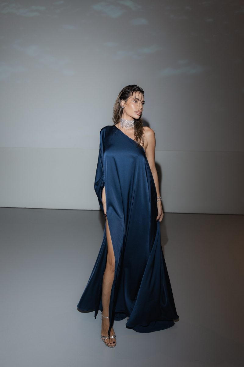 facetune_16-09-2026-16-53-07 AURA DRESS DEEP BLUE